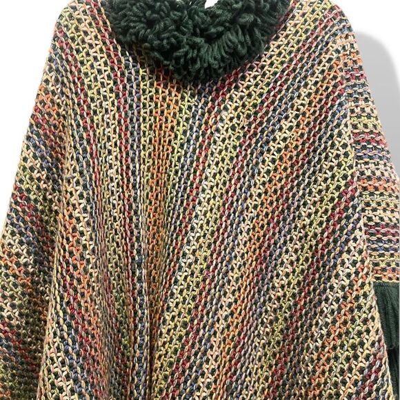 MISSONI Made in Italy 100% Wool Zig-Zag Fringe Poncho.      |O/S| - Picture 7 of 8
